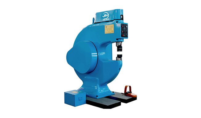 Máquina de formação de potência PF665